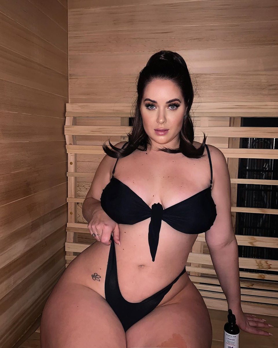 Dragon15404337's tweet photo. 💕 those thighs ❤️ Luyah ❤️ #coronavirus 😷 #lockdown 🔒 #StaySafeStayHome 🏠 🙏 #FridayFeeling #FridayMotivation #FridayMotivation #Angel #Luyah 💕 #thighs 💕 #📸😍📸 https://t.co/9rOgARDDqX