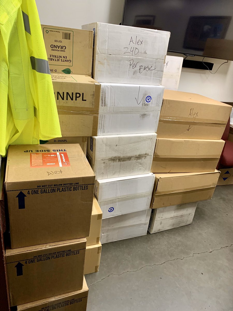 Edie4gzus's tweet photo. Laguna 2️⃣ San Gabe 2️⃣ Ontario 2️⃣ San Gabe 2️⃣ Anaheim 2️⃣ Laguna #pickingup &amp; #droppingoff more supplies including the 1st shipment of masks for Drivers  💯 Your @SouthCalUPSers Safety Team is on the Move 🏃‍♀️#UPSersAreThere @jrindafernshaw @AudryT @hrbobbyups @jt_ups @viciousveelo https://t.co/nPxWZdCRib
