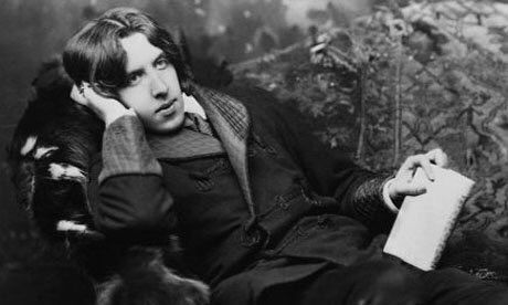 KitapAlintisi's tweet photo. 'İnsanlar daha çok kendilerinin ihtiyacı olan şeyleri başkalarına vermeye bayılırlar; Mesela 'öğüt' gibi.' - Oscar Wilde https://t.co/wT5pxKZBz8