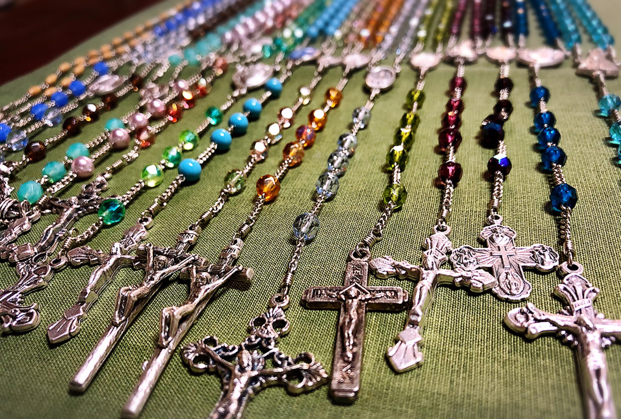 カトリック　ロザリオ　手編み　縞黒檀　長崎編み カトリック ロザリオ 手編み 縞黒檀 長崎編み - メルカリ