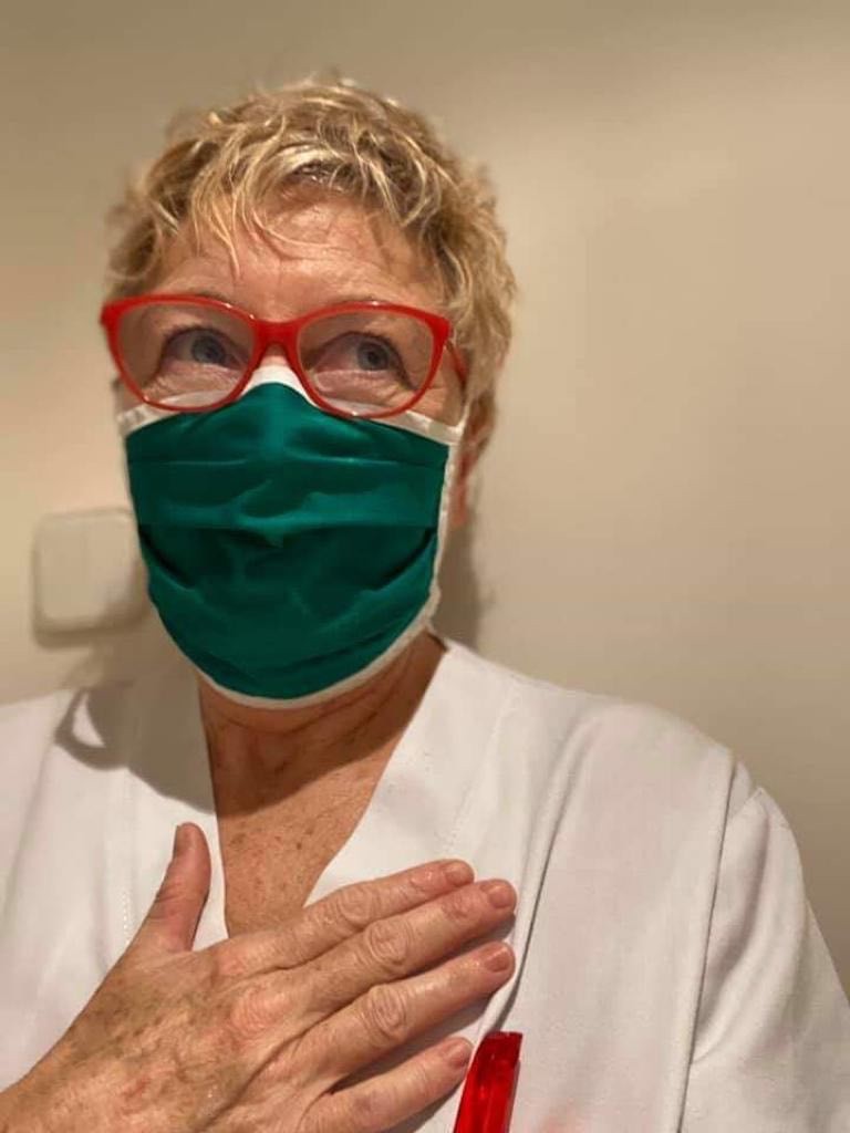 Dipsalut's tweet photo. Les mascaretes que hem distribuït estan arribant als seus destinataris, els professionals dels sectors essencials dels municipis gironins. 👏🏽
Reiterem l'agraïment a #MascaretesSolidàriesGirona, coordinats per @Qstura i l'@ancgirona
https://t.co/AhSMrSK83R
#municipissaludables https://t.co/OWlmxdZHxb