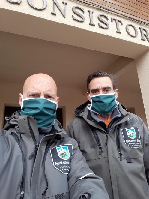 Dipsalut's tweet photo. Les mascaretes que hem distribuït estan arribant als seus destinataris, els professionals dels sectors essencials dels municipis gironins. 👏🏽
Reiterem l'agraïment a #MascaretesSolidàriesGirona, coordinats per @Qstura i l'@ancgirona
https://t.co/AhSMrSK83R
#municipissaludables https://t.co/OWlmxdZHxb