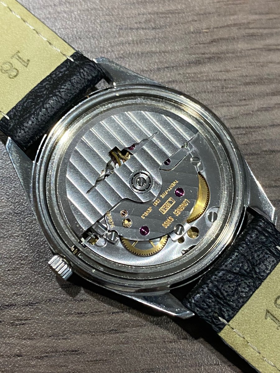 1977年にロンジンが発表した自動巻きが、ロンジンL.990。社内コード