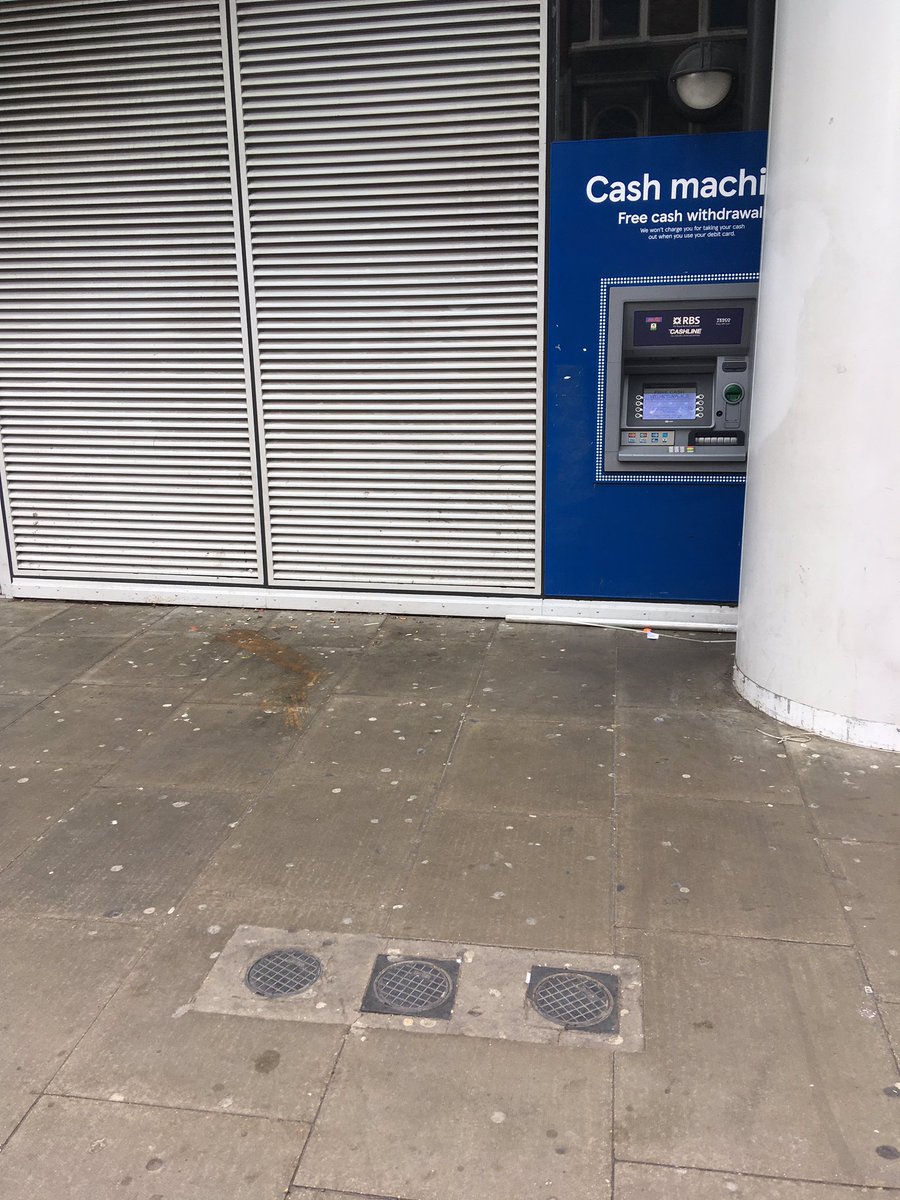 ed_addison's tweet photo. As City street $$$ dries up individuals now accepting accommodation &amp; treatment for opiate addiction. Post-Covid please consider the impact YOUR money has on keeping people in cycles of dependency &amp; homelessness @cityoflondon @CityAM @HomelessLink A beggar used to sit here. RT https://t.co/yBDhc0LLAc