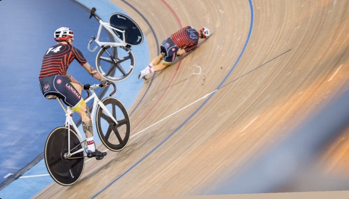 Remember that time <a href="/agibby76/">Gibby 🚨🚨🚨</a> when we had to wait for the bodies to be wiped from the track for our flying 500m <a href="/DaveCreasySix/">Dave Creasy Memorial 6</a> thanks 📷 Allan Stone