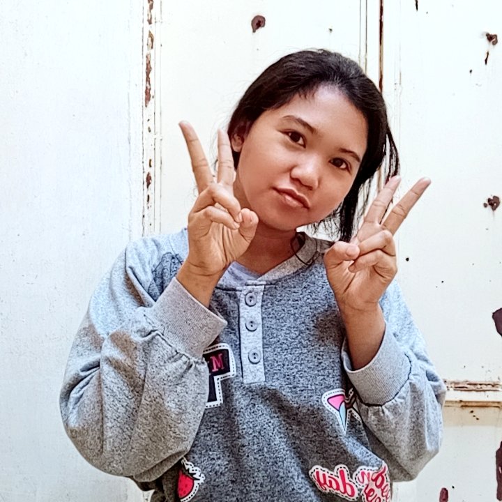 AniPh11's tweet photo. Typical housemaid 😂 https://t.co/91oyGPe4rT