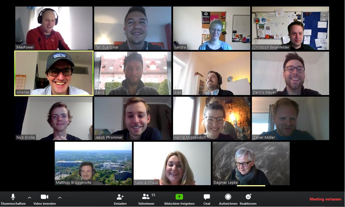 Heute doch nochmal mit Bild! Der <a href="/LFO1971/">LFO</a> wünscht ein schönes Wochenende! #flattenthecurve #homeoffice #stayhomechallenge