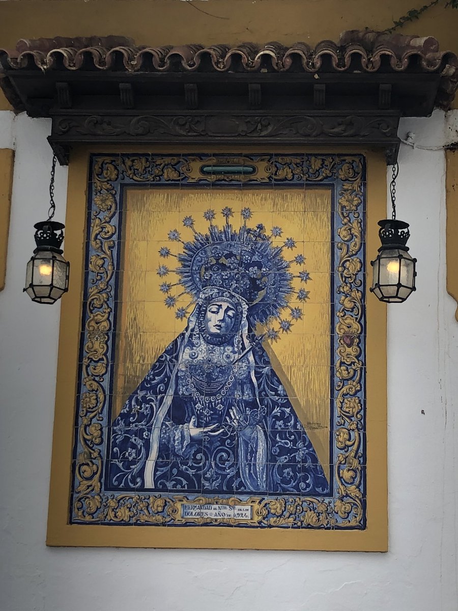 !Madre Coronada escúchanos,Señora de Córdoba que nuestro clamor llegue a ti!