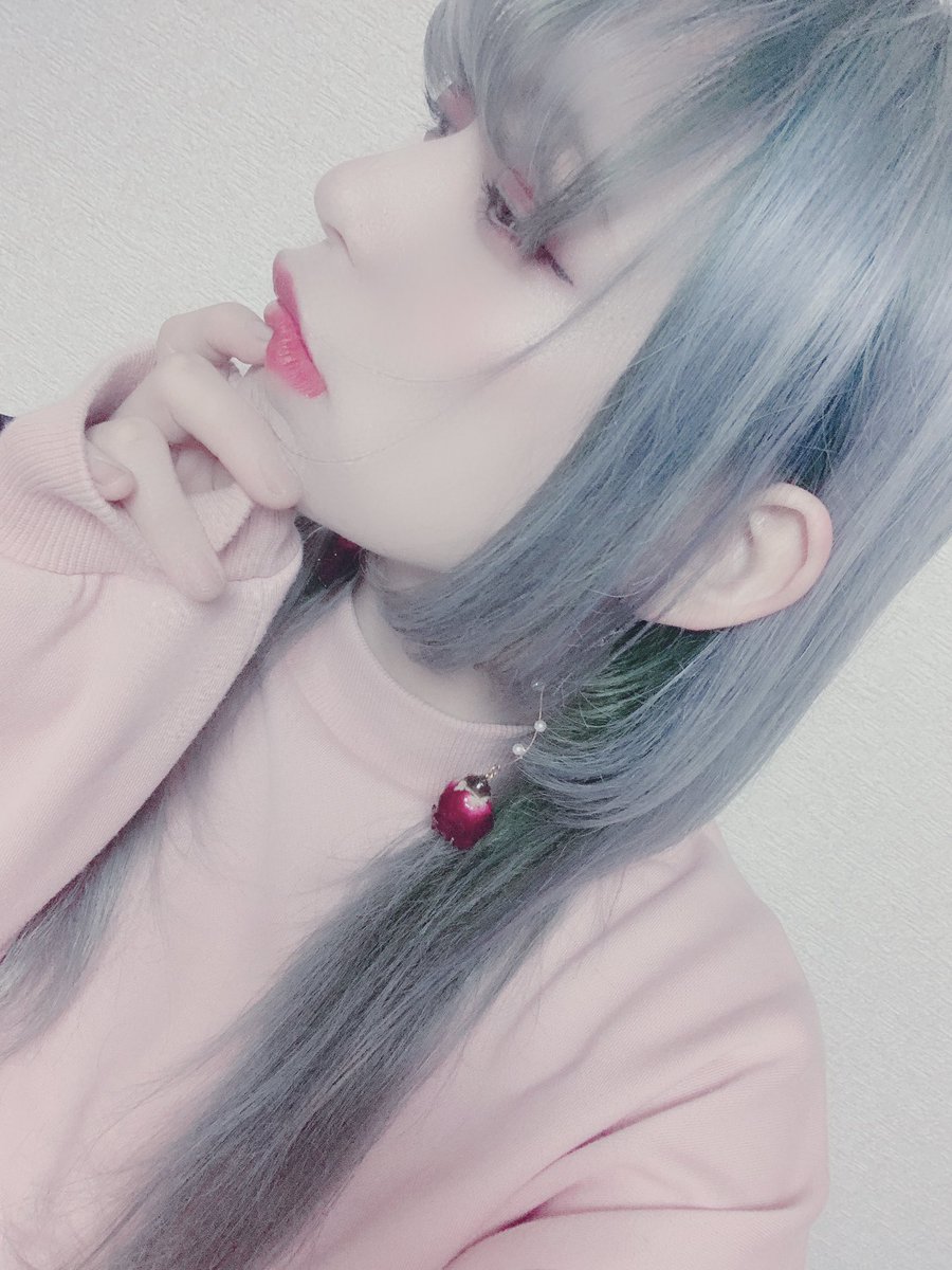 アリシャ よく地下アイドルの方やコンカフェ店員さんに間違われますがその辺の美容師です 髪色効果