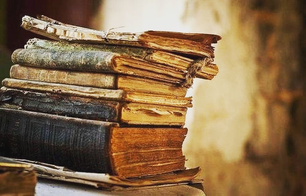 ArtmeraAkademi's tweet photo. 30 Mart - 5 Nisan tarihleri arasında kütüphane haftası içindeyiz. İçinden geçtiğimiz bu zor günlerde en yakın arkadaşımız ise kitaplar. Kütüphane haftasında bol bol kitap okumanız dileğiyle.
#ArtmeraSanatMerkezi #ArtmeraBlog #Okumakİçin #KütüphaneHaftası #ArtmeraAkademi https://t.co/Bzb4hDfALG