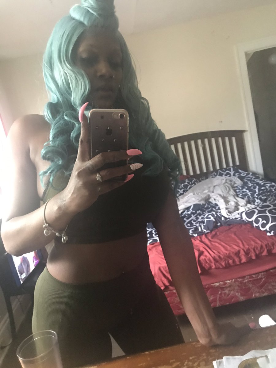 NeekaMz's tweet photo. 🗣Her💦🤤What’s the deal black Twitter🦾 https://t.co/KBgxxGEzWE