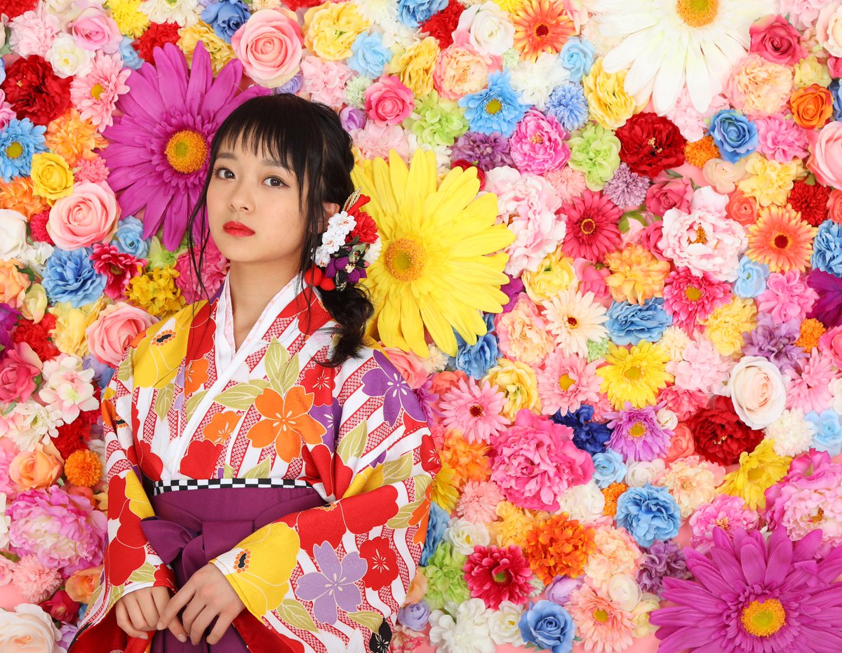 PINK-latteのWEBの卒業特集で素敵な袴を着させて頂きました😳 初の袴で