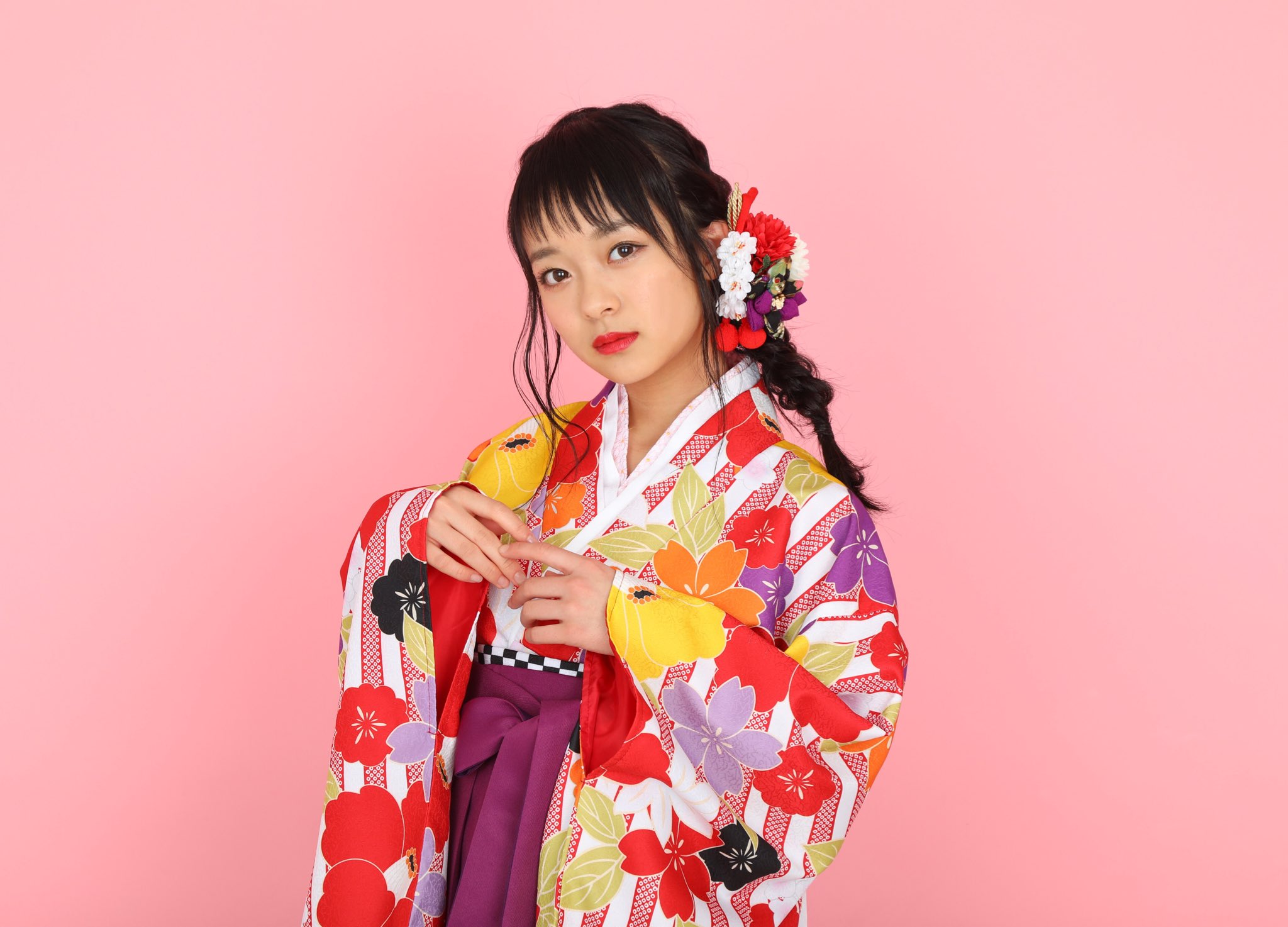 宇井優良梨 Yurari Ui Genic A Twitter Pink Latteのwebの卒業特集で素敵な袴を着させて頂きました 初の袴でした ありがとうございました ピンクラテ ピンクラテtv Pltv Pinklattetv Webモデル Youtube 袴 卒業 Genic ジェニック 宇井優良