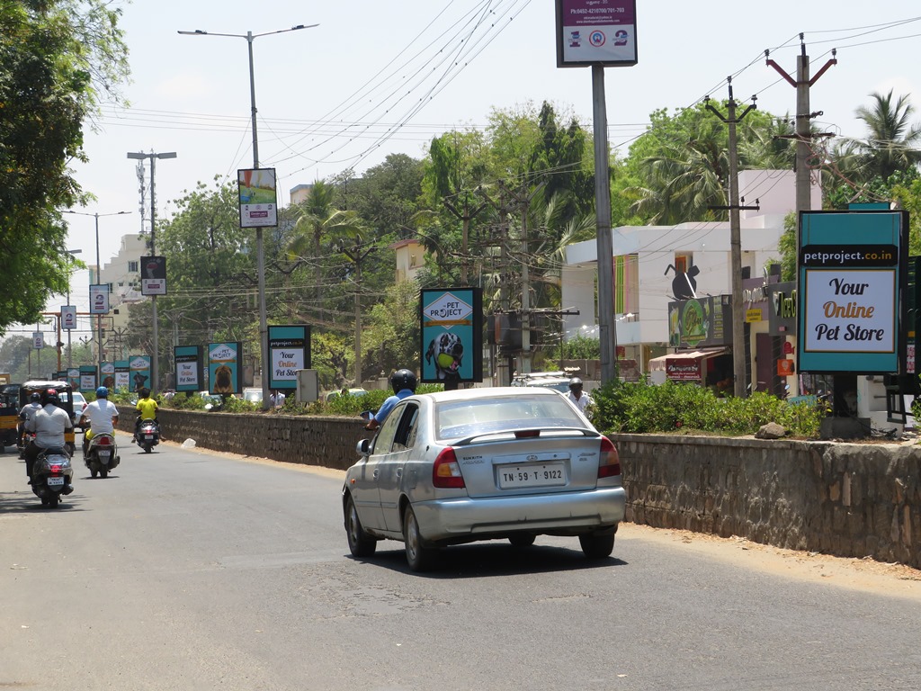 VantageOutdoor's tweet photo. Center Medians Advertising in Madurai, KK Nagar.
For #OutdoorAdvertising booking π https://t.co/nToEnmuef2.
For #ThePetProject order π https://t.co/ohIw3V1vda.
#centermedians #polekiosks #maduraiads #advertising #advertisement #media #medians #ads #outdoormedia #madurai. https://t.co/5Ce5XCePLn
