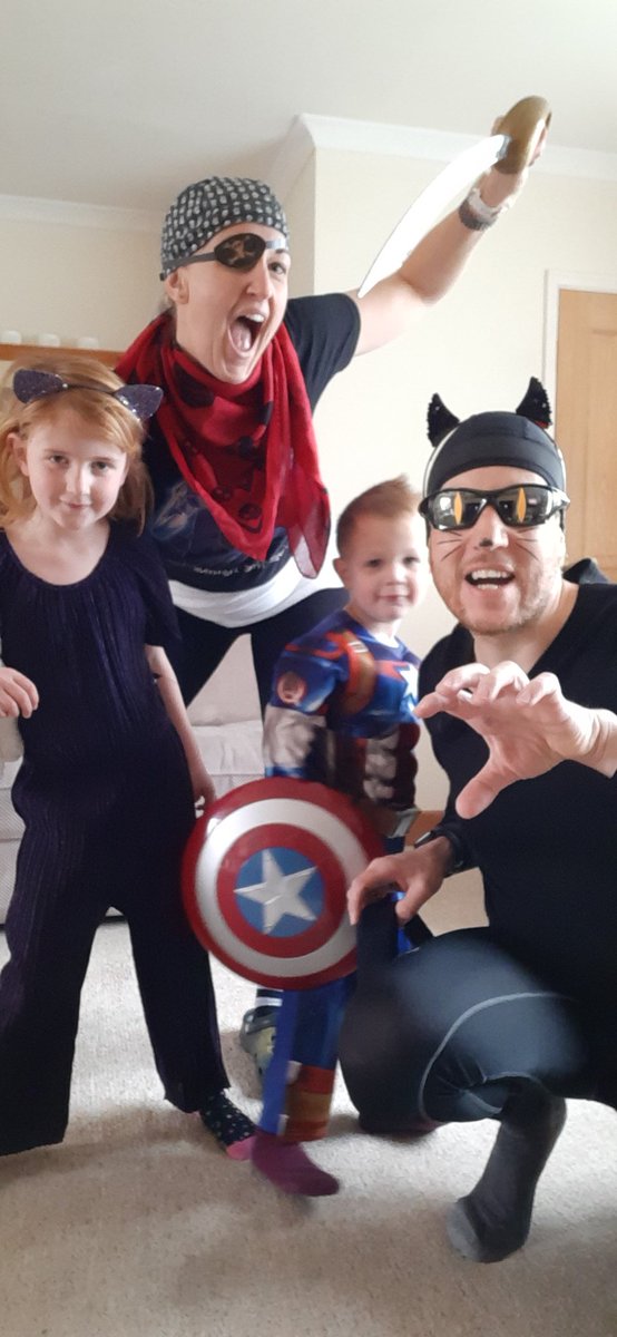 BenLongshanks's tweet photo. @thebodycoach The Stephensons are dressed and ready for #PEWithJoe #meeoow #ahharrrrr #fancydressfriday https://t.co/zISIZA9sIP