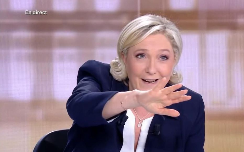 Qui va demander au #DocteurMLePen pk alors qu'elle avait demandé la fermeture des #frontières avec l'Italie et l'Espagne que l'épidémie c'est développée dans le #GrandEst d'abord ??😏🤔 Merci d'avance de sa réponse qui va éclairer les grands #Professeurs de France 🤪