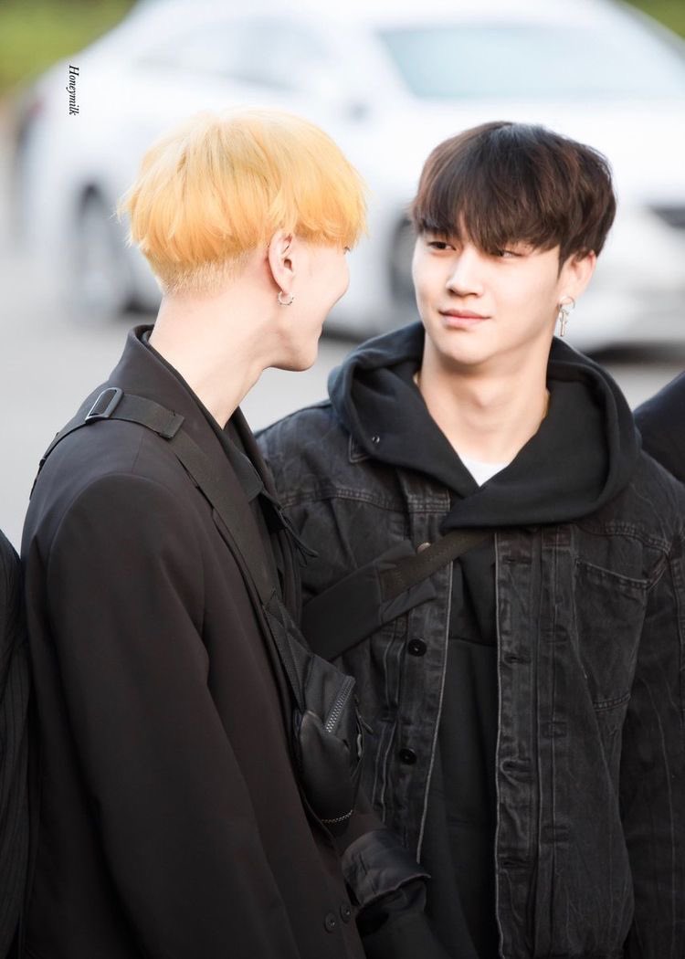 short thread of jaebeom clinging onto our giant maknae, yugyeom  @GOT7Official  #GOT7  #갓세븐