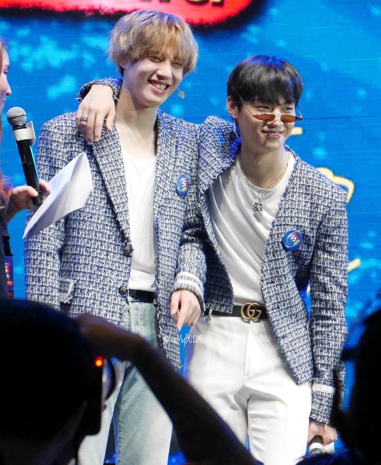 slinging his arms over the maknae  @GOT7Official  #GOT7  #갓세븐