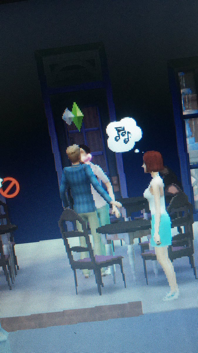 adrianosousa_'s tweet image. Sai pro rolê e dei um beijinho num boy, perguntei se ele queria dormir comigo ele disse que sim. Tem como defender o viado que já da no primeiro encontro? #NaoJulgo