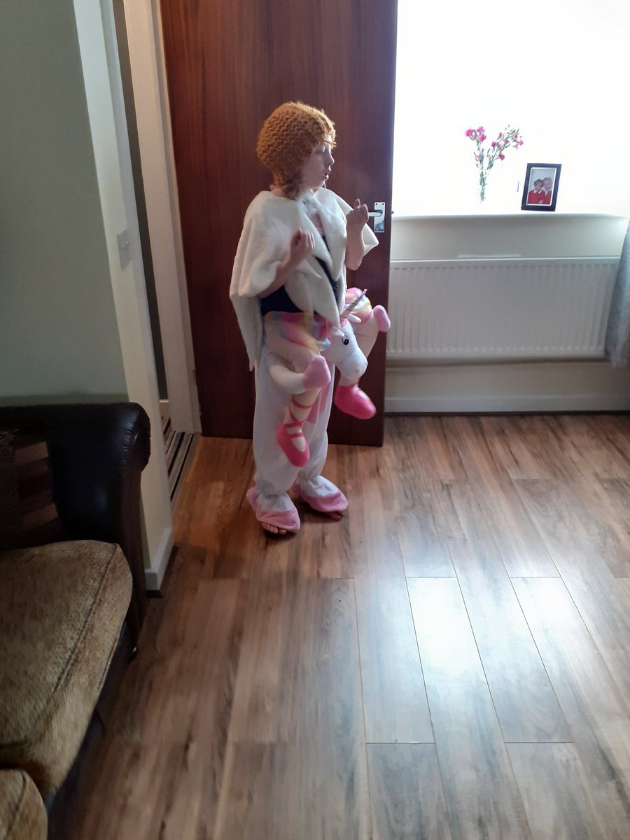 LollyLowe27's tweet photo. @thebodycoach @Class12stmarys @stmarys farnàn dressed up ready for dress up friday pe with joe 😂👍😊 https://t.co/lhRJxSnEix