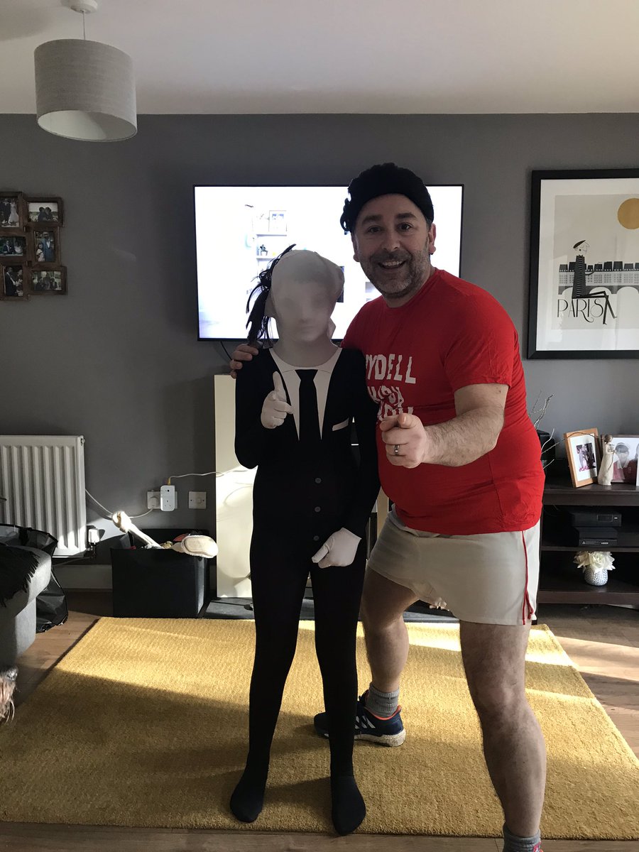 Dewy1978's tweet photo. All dressed up #PEWithJoe x https://t.co/d7CvaxV7Ad