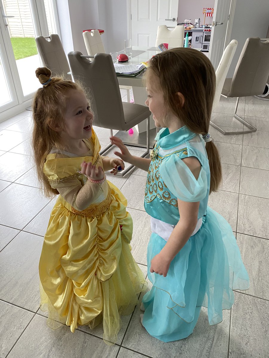 domshere's tweet photo. Thia and Molly are ready!! #PEWithJoe https://t.co/1E4mFS09et