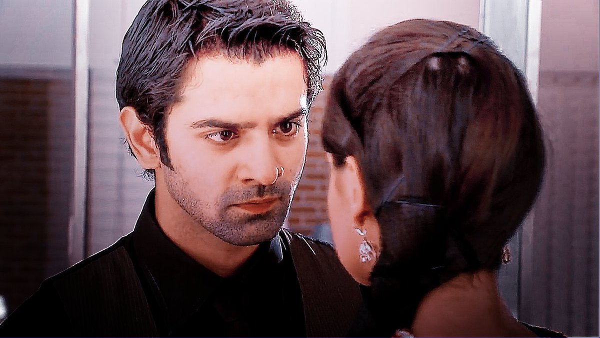 Arnav tells khushi to take dictation. #Arshi  #RabbaVe  #IPKKND #SanayaIrani  #BarunSobti