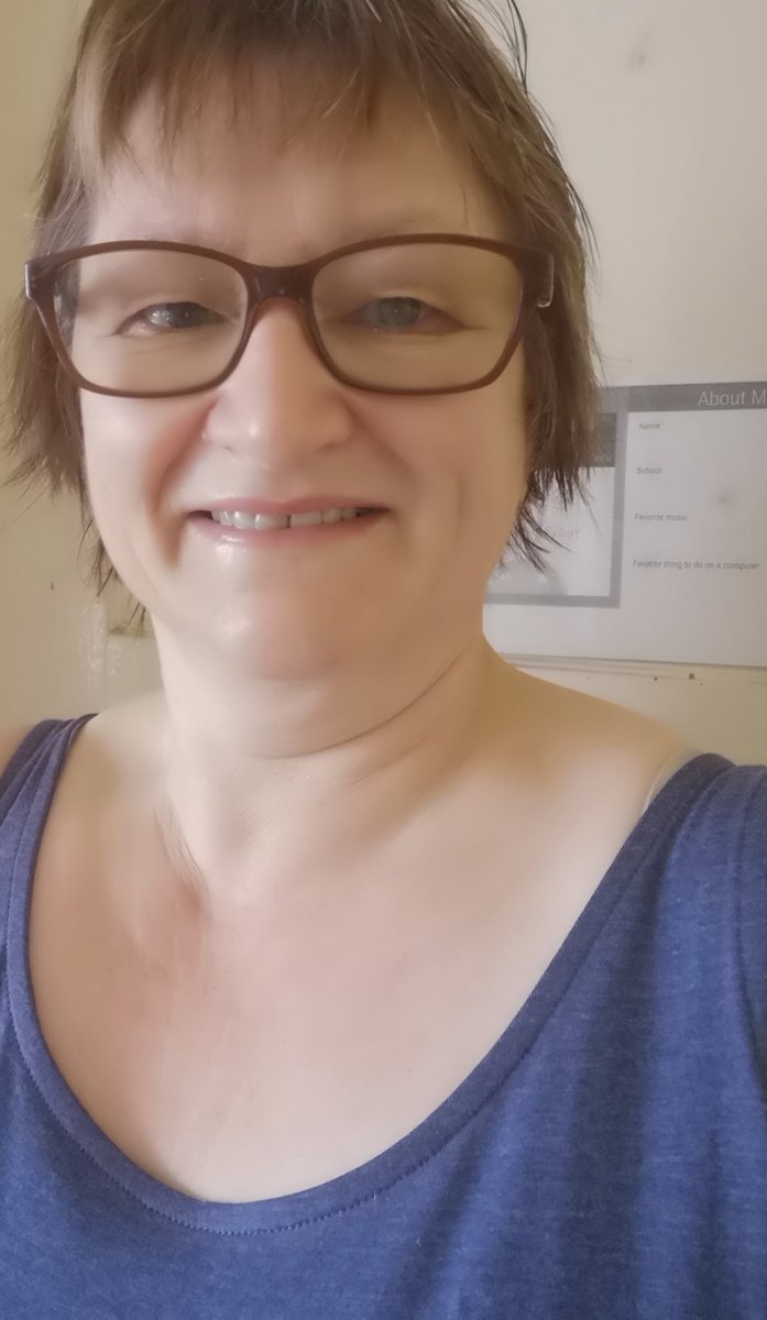 Jane91046932's tweet photo. #BelieveInBlue showing my gratitude for our fantastic NHS https://t.co/vXul6ebEb3