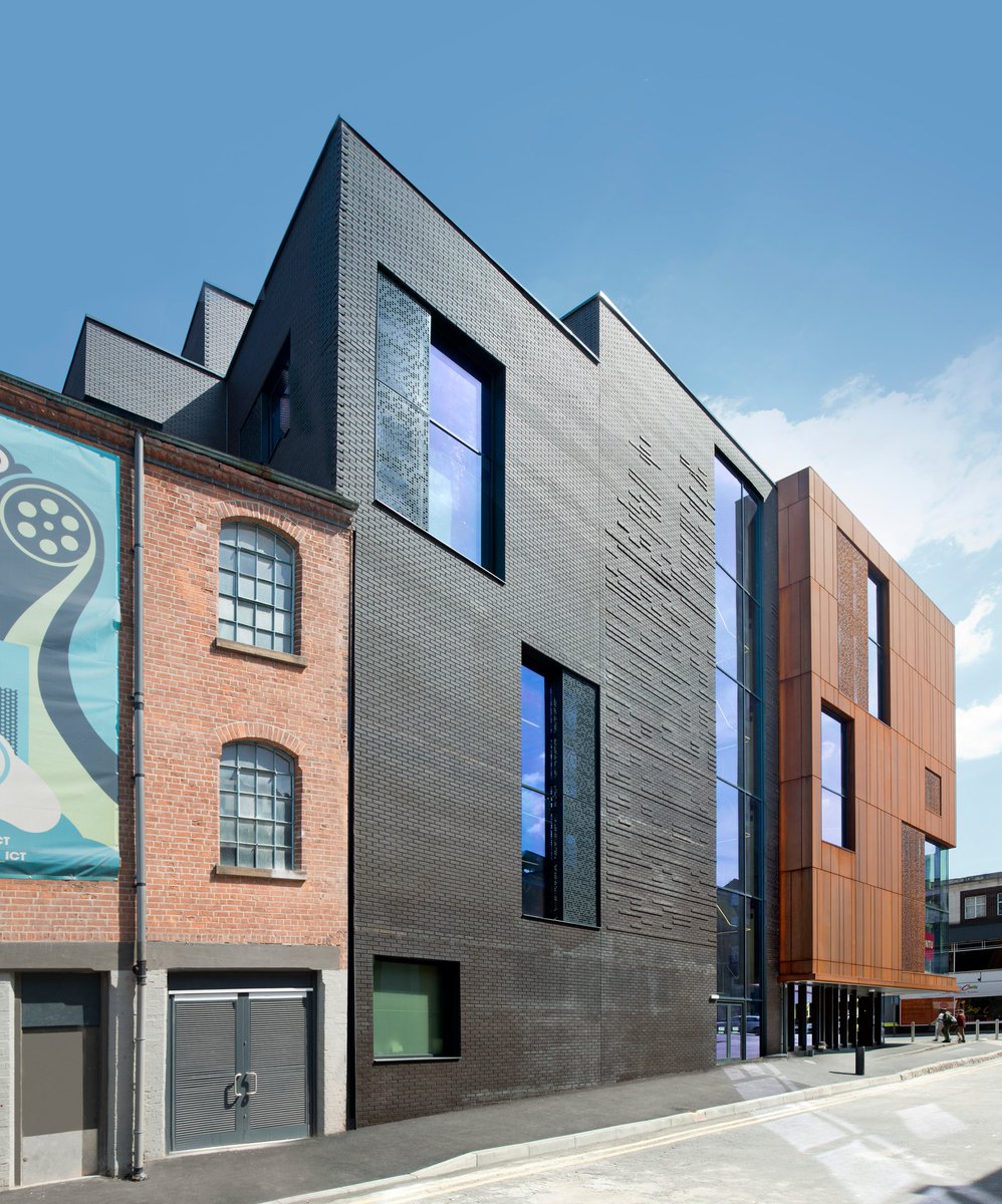 mbhplc's tweet photo. #brickrewind to 2019. The Confetti Digital Media Hub in Nottingham used #Blockleys Black Smooth #bricks with a BD1.3 special for unusual detailing. It won the Sustainable Development Award at the East Midlands Bricks Awards 2019. @AllanJoyceArch @Stepnellltd @RoyGeddesBrick https://t.co/5wxjIRzSOP