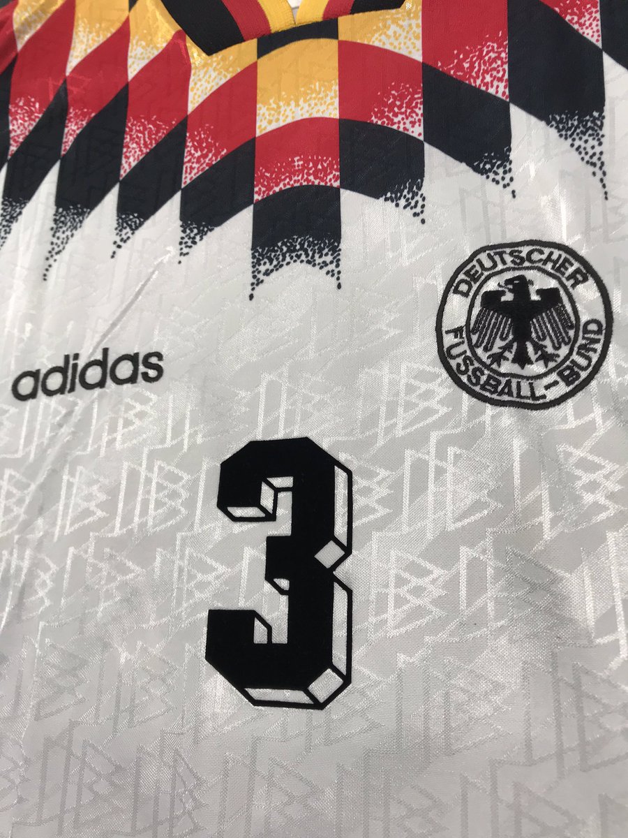 Vintage Sports Pa Twitter 商品情報 吉祥寺店 0422 79 3116 1994 95 ドイツ代表 17 999 本日3日 得点源としても魅力だった攻撃的サイドバックのアンドレアス ブレーメ氏 まさに往年の名選手の1人 バイエルン インテルなどでも活躍した名左サイド