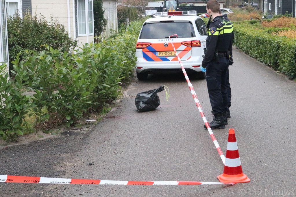 De politieagenten vertelde dat er vooraf de steekpartij een ruzie zou zijn geweest...