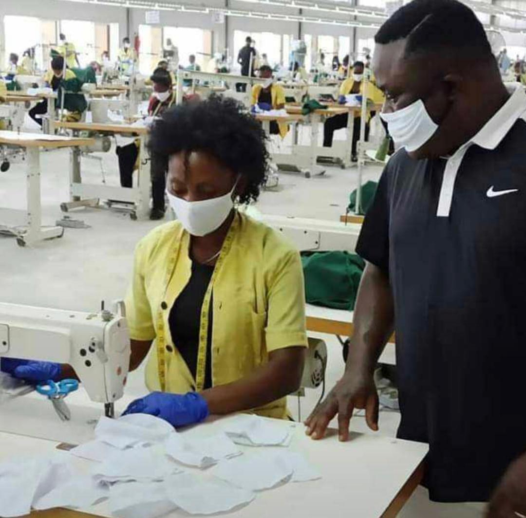 AirtimBaci__'s tweet photo. The digital governor supervising the production of digital face masks. @senatorbenayade @ParadiseNewsNg #ayadeisworking #crsgarmentfactory https://t.co/VehDwuj5Bj