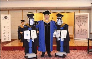 Hu18562240's tweet photo. https://t.co/ICD5UuFoyW

KHÔNG THỂ NHỊN CƯỜI VỚI LOẠT ẢNH TỐT NGHIỆP MÙA DỊCH: SINH VIÊN NHẬT BẢN XỨNG ĐÁNG NGÔI VỊ LẦY NHẤT THẾ GIỚI https://t.co/pIyYIkCuHn