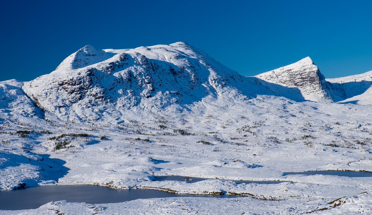 #StayAtHome #LockDownPhotoRequests
Today's photos are dedicated to Chris Morgan. He says:
"I'm in lock down in London, not even a view of a hill. I'm lucky enough to be able to work from home, but I manage a fantastic team of housing advisors working in London prisons and still..