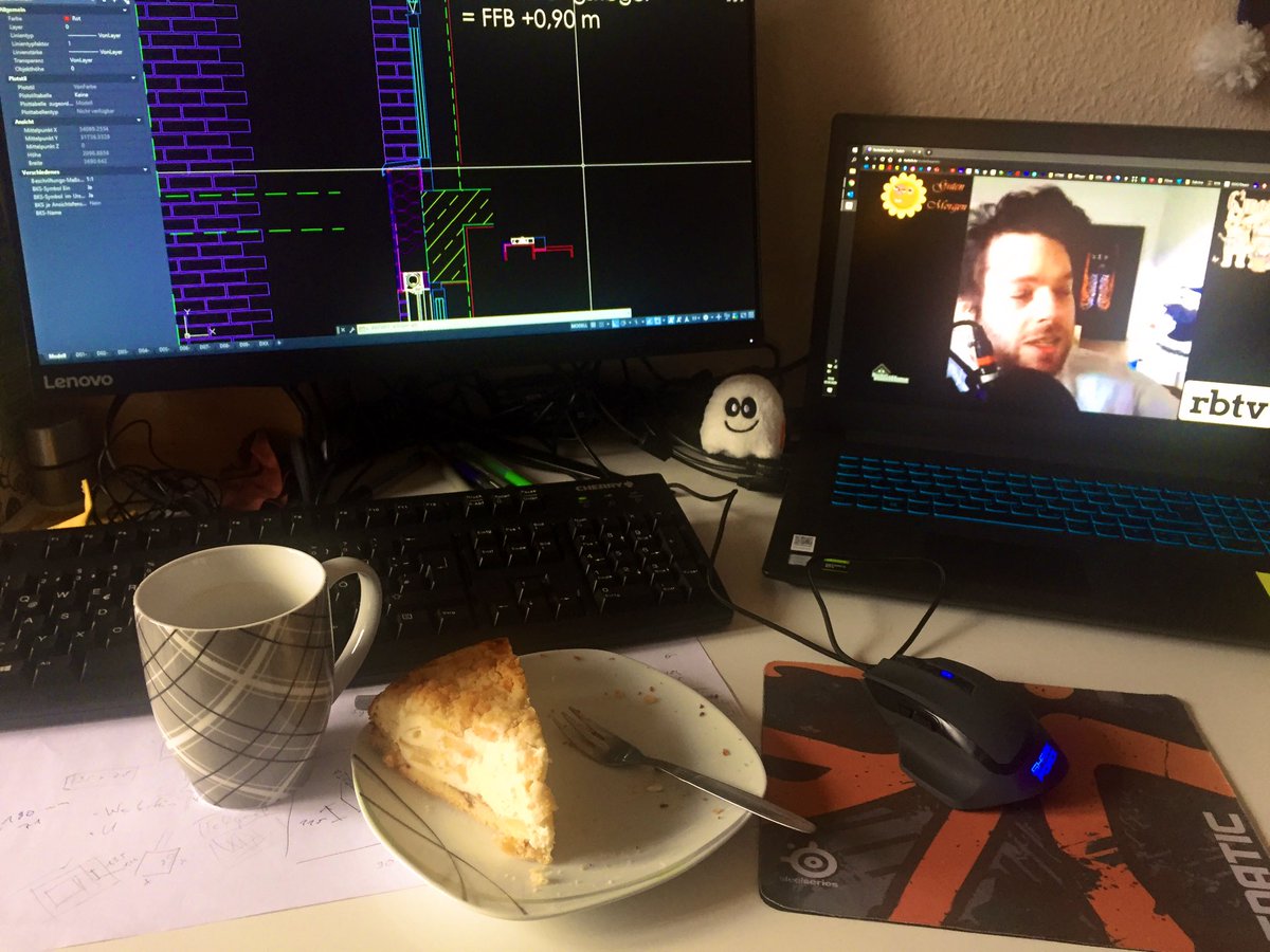 Zweite Woche #HomeOffice 🍍 🍰  &amp; #AutoCAD #moinmoin #moinmoinmoin #ichbrauchemehrdetails <a href="/Pommes_Ruppel/">Florentin Will</a> <a href="/TheRocketBeans/">Rocket Beans TV</a>
