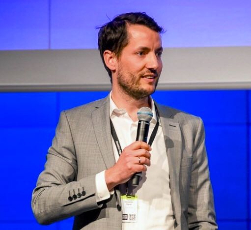 Our team shares sources of inspiration for your #HomeOffice. First tips come from <a href="/GouySebastian/">Sebastian Gouy</a>, our founder. Have fun exploring!
𝗕𝗼𝗼𝗸: Edward Glaeser - Triumph of the City
𝗣𝗼𝗱𝗰𝗮𝘀𝘁: The Dropout Podcast
𝗧𝗲𝗱𝗫: Simon Sinek – Why good leaders make you feel safe