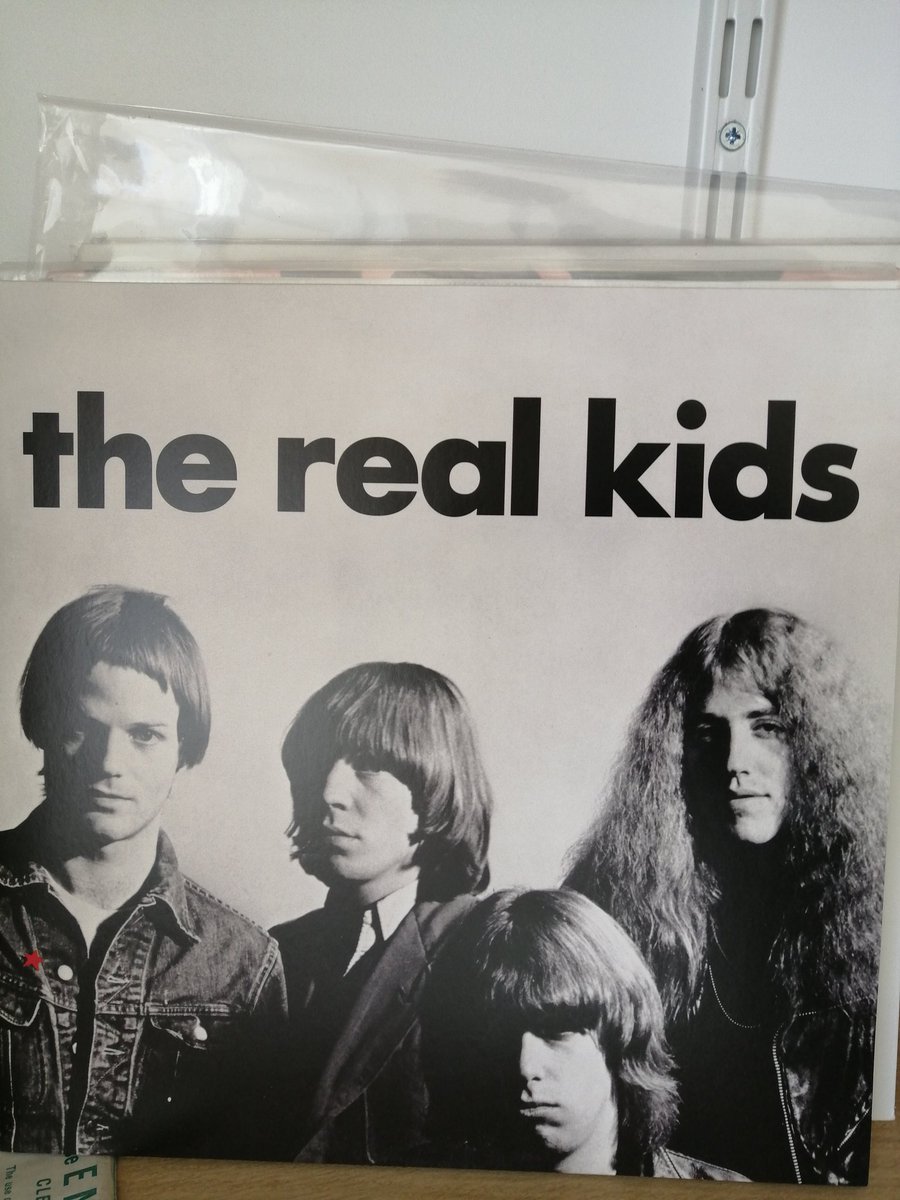malouinthetube's tweet image. Quand ton coiffeur est fermé pour cause de confinement... #realkids