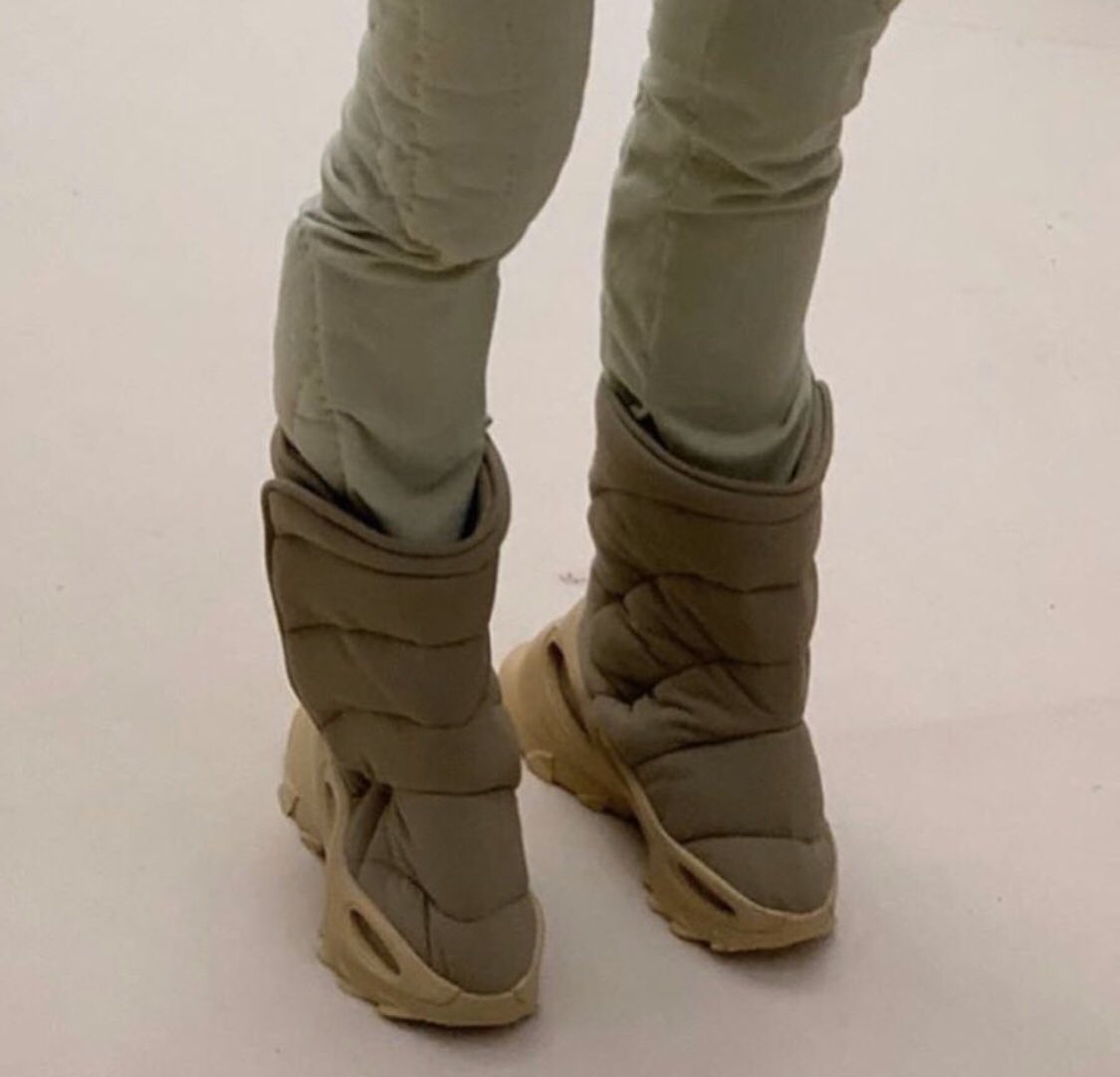 yeezy puffer boots