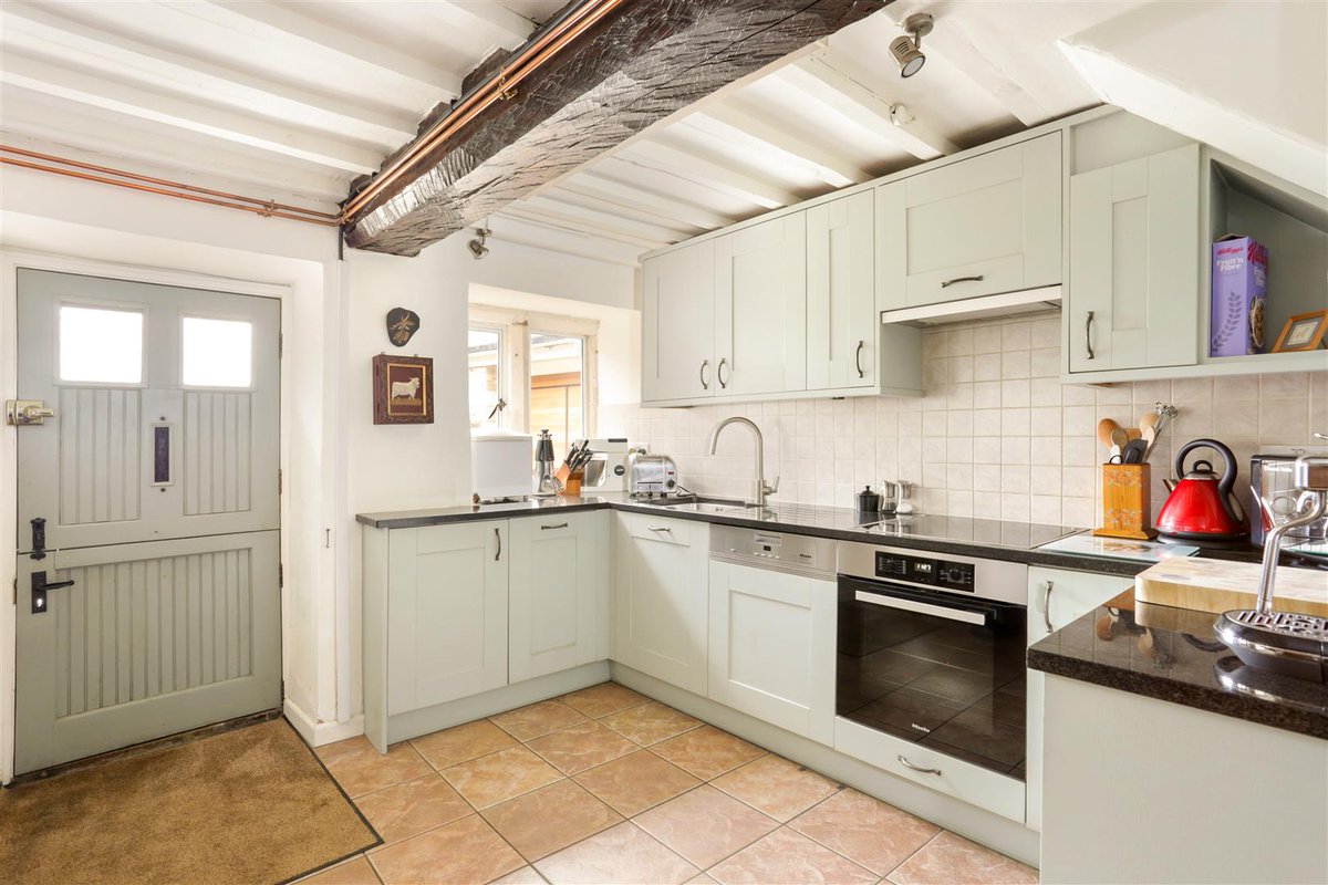MurraysEstAgent's tweet photo. Dyers Cottage in the hamlet of Nags Head #Avening offers quirky #periodcharm #exposedbeams #mullionwindow whilst still benefiting from #modernupdates. Without wishing to ‘nag,’ this property is well worth adding to your list when viewings resume https://t.co/SKT77z8x2m https://t.co/9eXedBykvn
