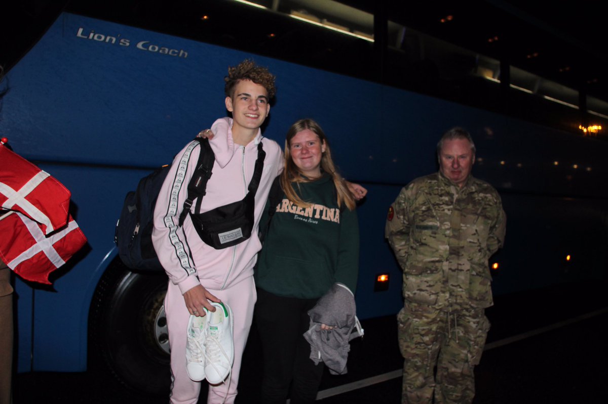 Bus og chauffører fra <a href="/forsvaretdk/">Forsvaret</a> har hjulpet danskere sikkert hjem fra Polen efter evakuering fra Argentina. I er på pletten og hjælper når det gælder. #værdatkæmpefor