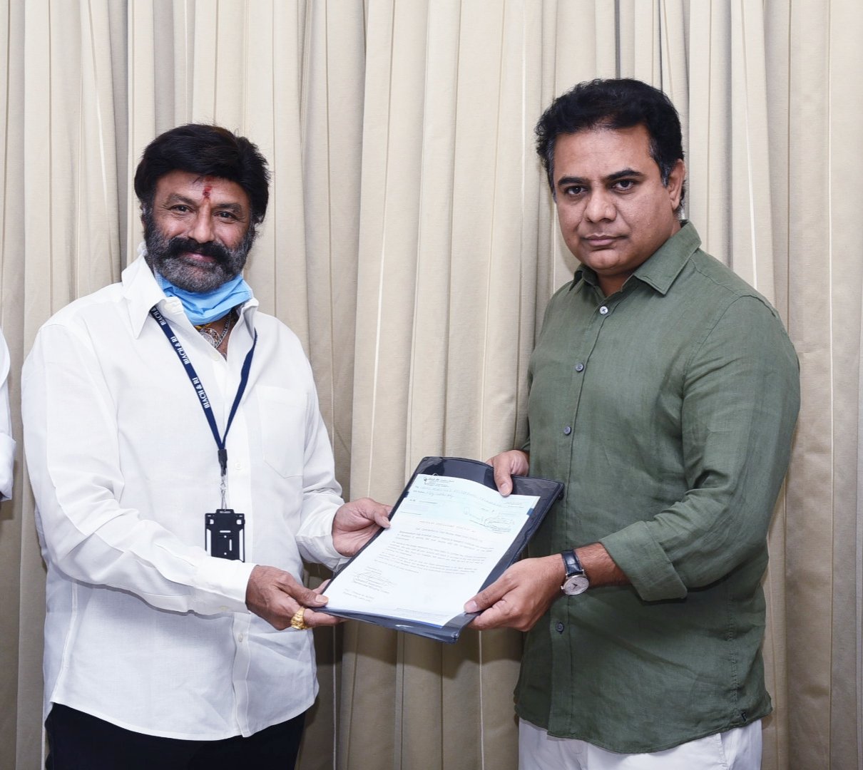 EUqvx3zUMAInECZ?format=jpg&name=large