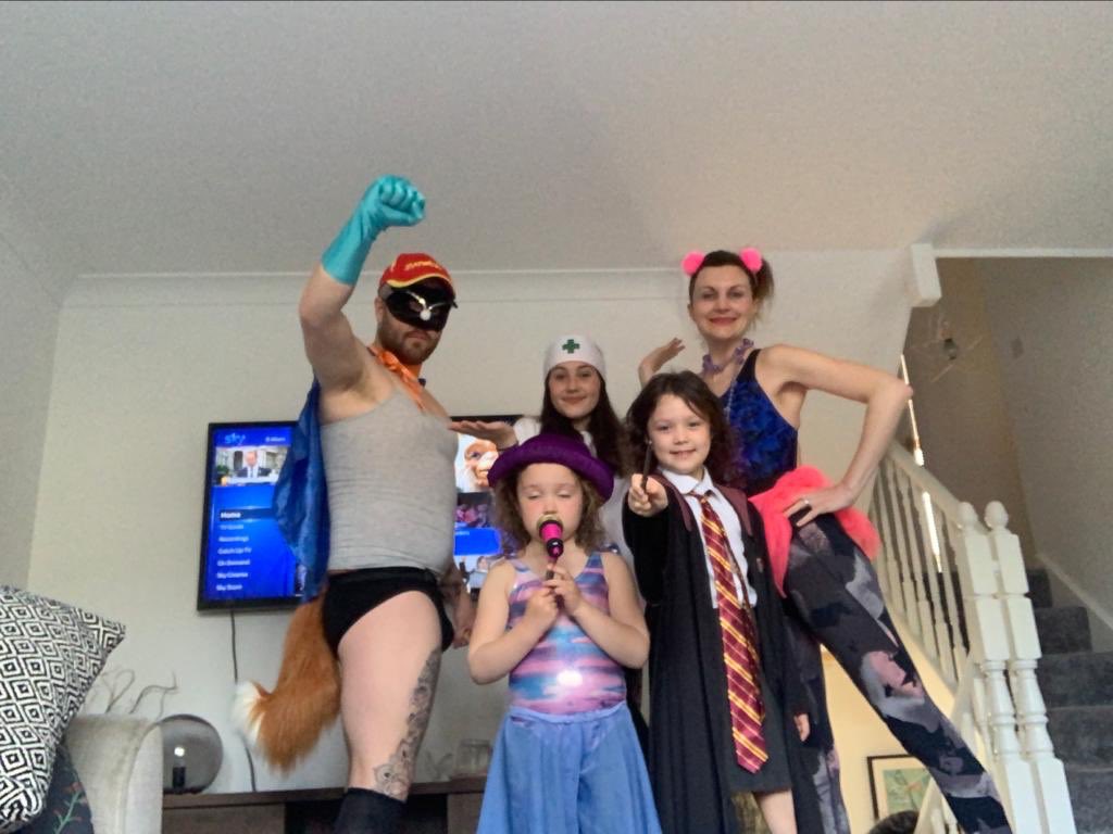 Charlie_Rowland's tweet photo. TeamRowland ready for #PEWithJoe @thebodycoach #StayHomeSaveLives #fancydressfriday 🧙🏼‍♀️🦹🏻‍♂️👩🏻‍⚕️🤸🏻💃🏻🎤 https://t.co/ULrGYopQAw