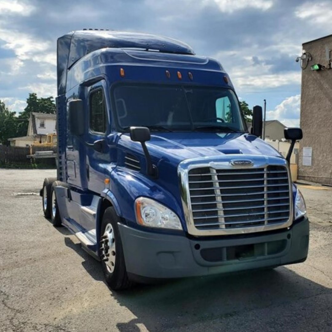 2015 FREIGHTLINER CASCADIA 113 SLEEPER FOR SALE! See this big rig and more here ow.ly/BRzy50z0fys
 
#SemiTruck #SemiTrucks #SemiTrucksForSale  #SemiTruckForSale 
#CDL #BigRig #Kenworth #Truck #SemiTruckDriver #SemiTractor 
#SemiTruckLife #SemiTruck #Freightliner