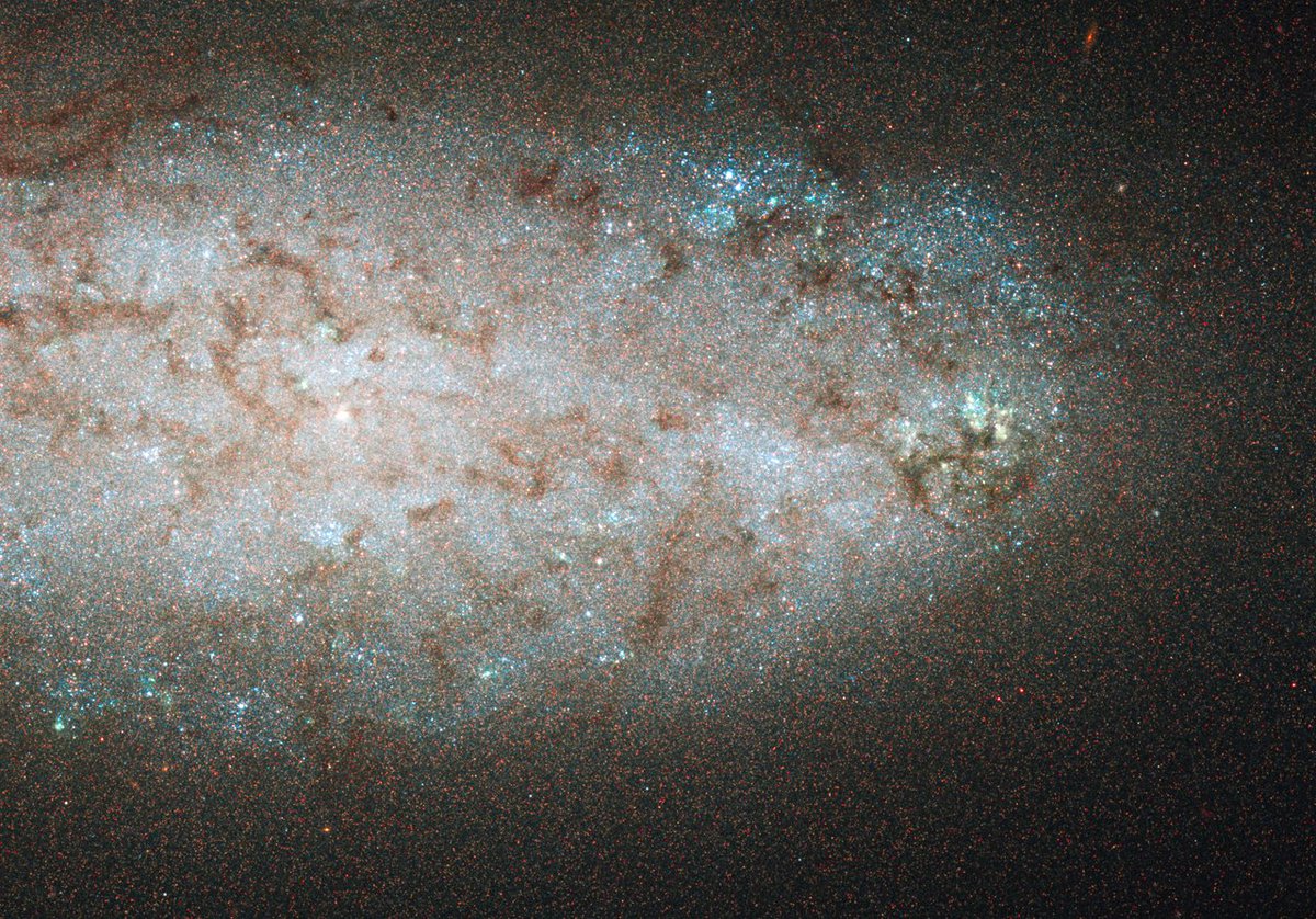 Фото сделано наса в день рождения. NGC 2976 is a Spiral Galaxy.. Галактика NGC 4214. Galaxy NGC 2976. Галактики Хаббл.