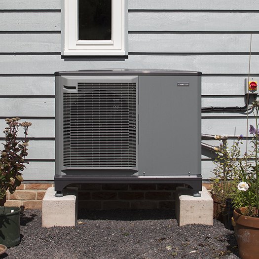 nuheatuk's tweet photo. Heat Pumps: The Ultimate Guide. Find out everything you need to know about this popular renewable technology > https://t.co/tMPcoYB4EQ #heatpumps #renewables https://t.co/CKJCpNBleF