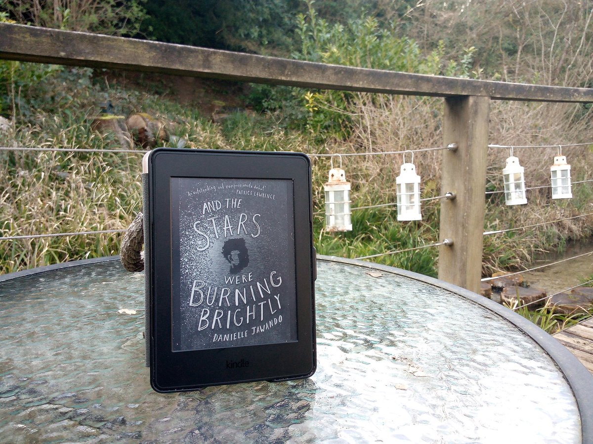 Spending my Friday afternoon in lockdown reading @DanielleJawando's fantastic debut 'And the stars were burning brightly'. Such an authentic voice and a steal at only 99p on the Kindle. I'm hooked!