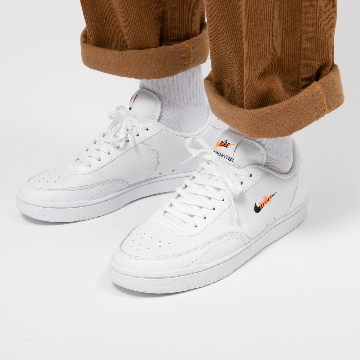 Uživatel Kicks Deals Canada na Twitteru: „Combining a classic court-ready  look with a premium leather upper, Nike crafts an affordable winner with  the Nike Court Vintage Premium that is now available from