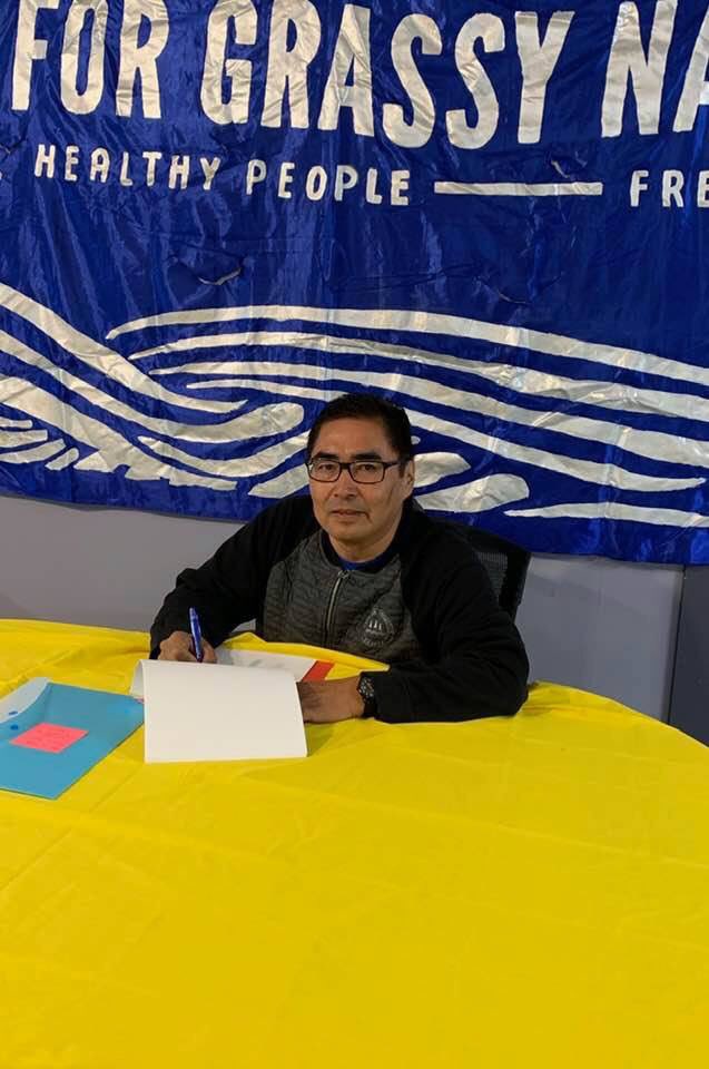 MarcMillerVM's tweet image. Last night in the midst of a global pandemic, Chief Turtle, on behalf of the people of Grassy Narrows, and I, for Canada, signed a historic agreement to build a mercury treatment facility in Grassy Narrows and begin to right an injustice that lasted half a century. #cdnpoli