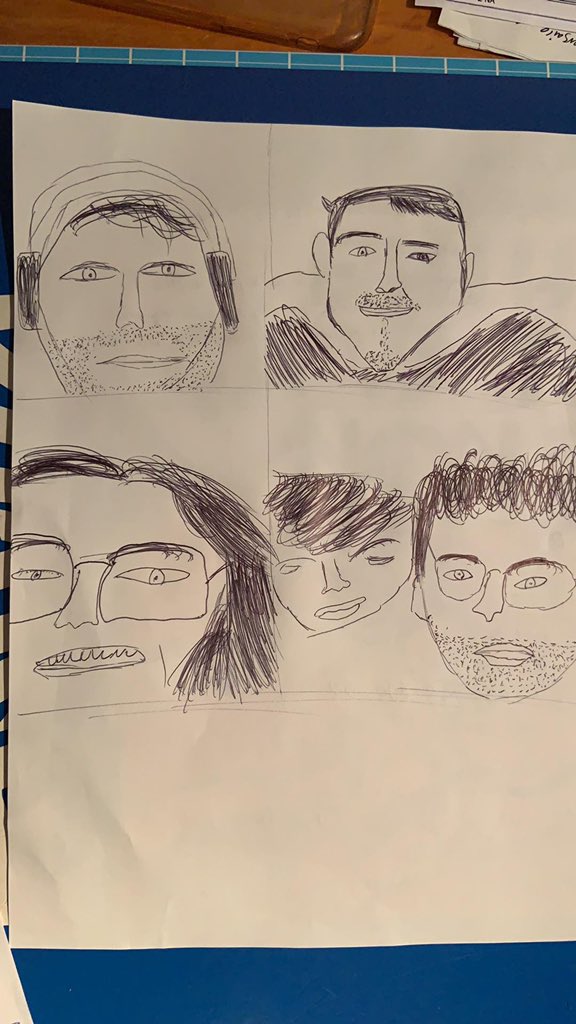 Expectation        /          Reality                          Apprenez moi à dessiner svp 😭😭😭      <a href="/MathysGaudin/">🤷‍♂️🇫🇷</a> <a href="/Geolynck/">GeoGanG</a> <a href="/FenwickBaptiste/">_BAT_</a> <a href="/CPanzolato/">Panzo</a>