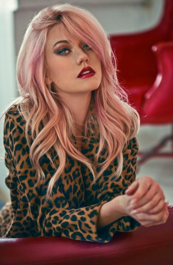 <a href="/Kat_McNamara/">Katherine McNamara</a> <a href="/QPmag/">QPmag</a> <a href="/BELLOmag/">BELLO</a> <a href="/Yasminekateb/">Yasmine Kateb</a> 🐆 <a href="/Kat_McNamara/">Katherine McNamara</a>